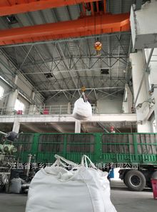 7月4日萍鄉(xiāng)科隆化工填料廠發(fā)貨新疆某化工廠惰性瓷球填料98立方，助力新疆環(huán)保產(chǎn)業(yè)發(fā)展